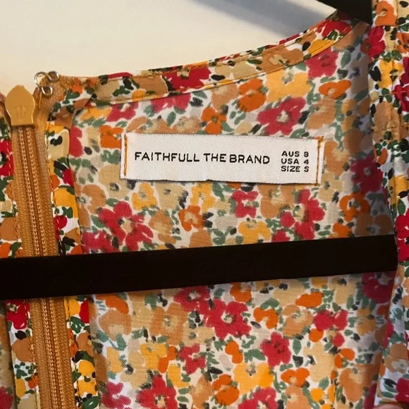 Never worn. Floral dress - Picture 3 of 5